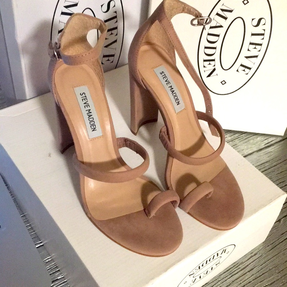 Steve Madden heel sandals 6